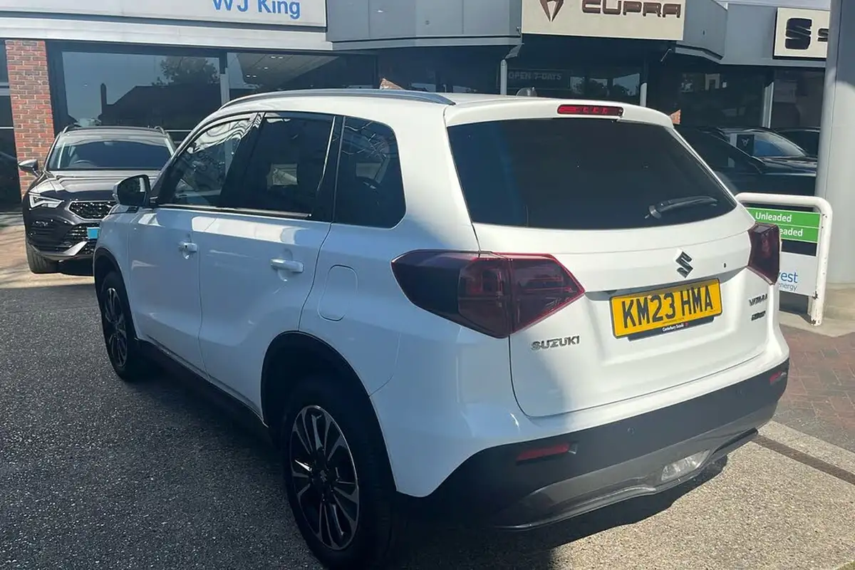 2023-suzuki-vitara-15-sz5-big-1