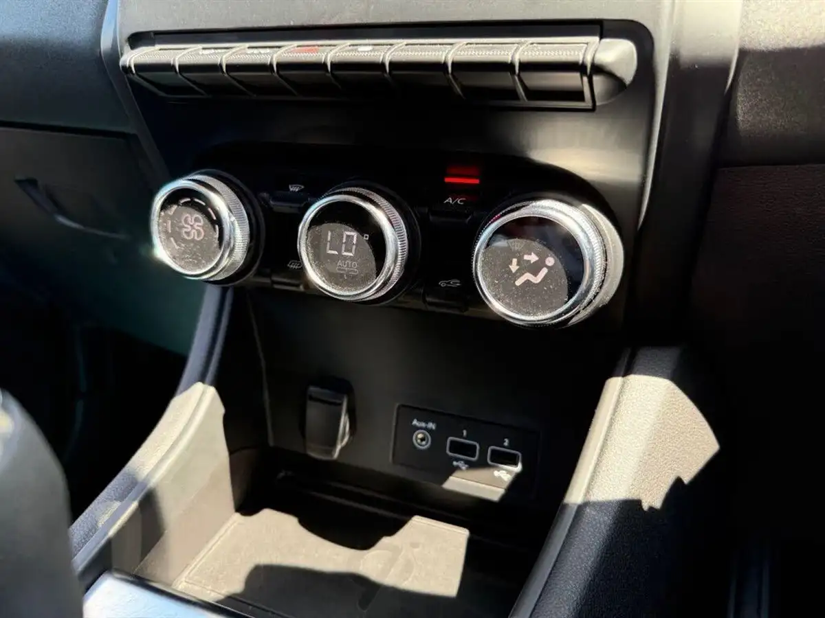 2021-renault-captur-13-tce-iconic-140ps-big-38