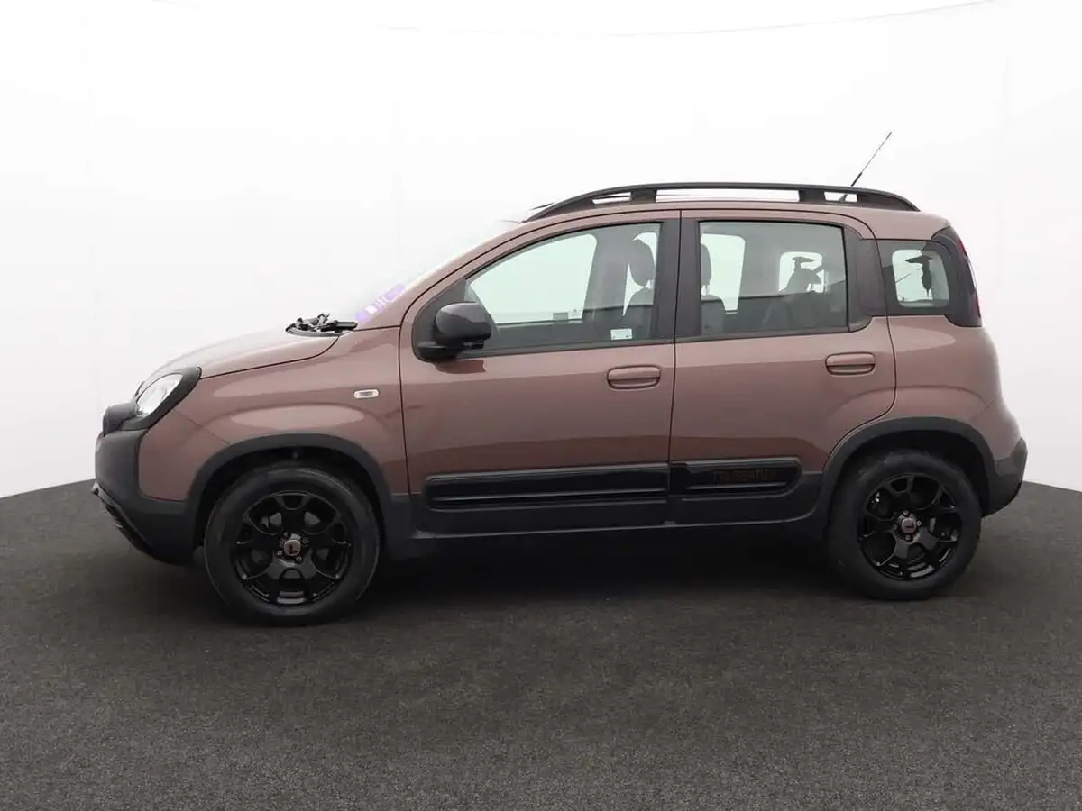 2021-fiat-panda-12-trussardi-big-4