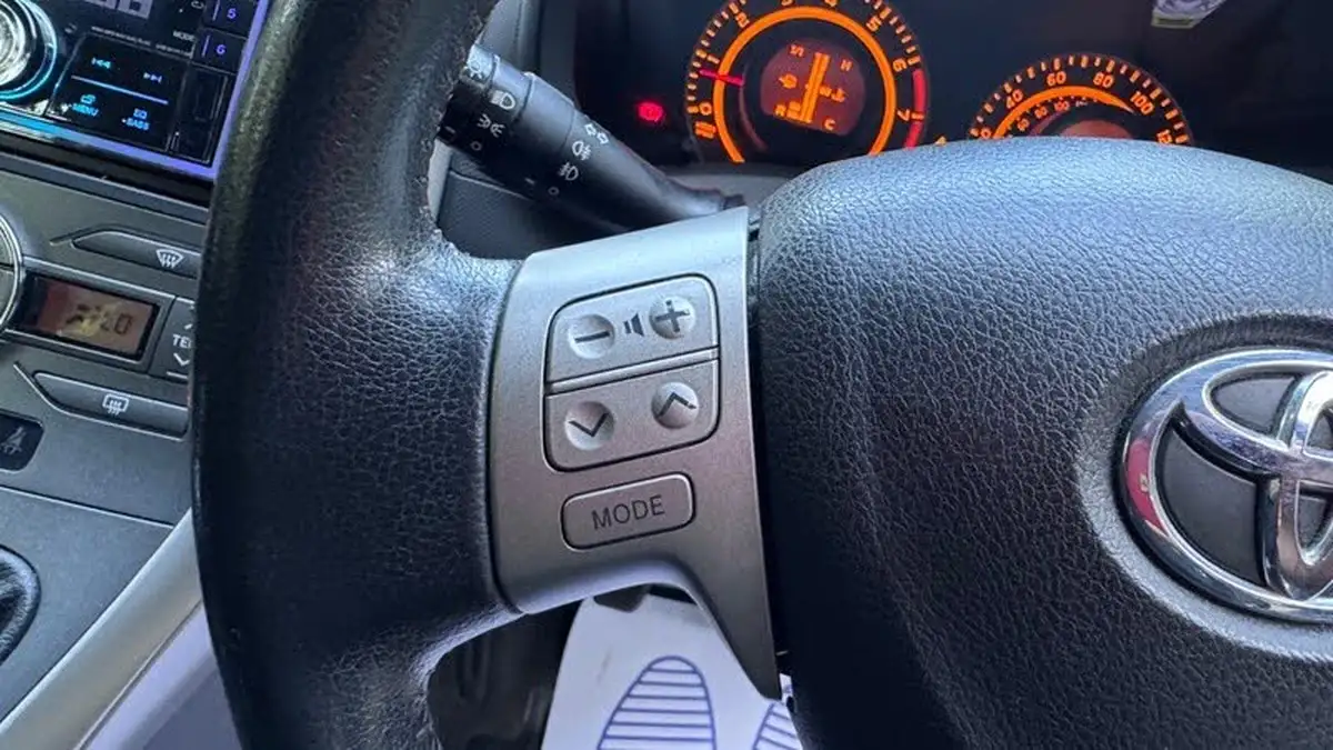 2009-toyota-auris-133-vvt-i-tr-5d-big-14