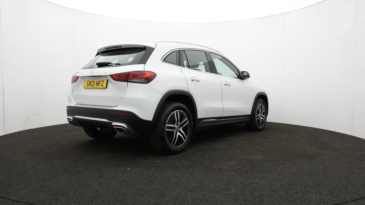 2021-mercedes-benz-gla-class-20d-gla-200d-sport-big-78