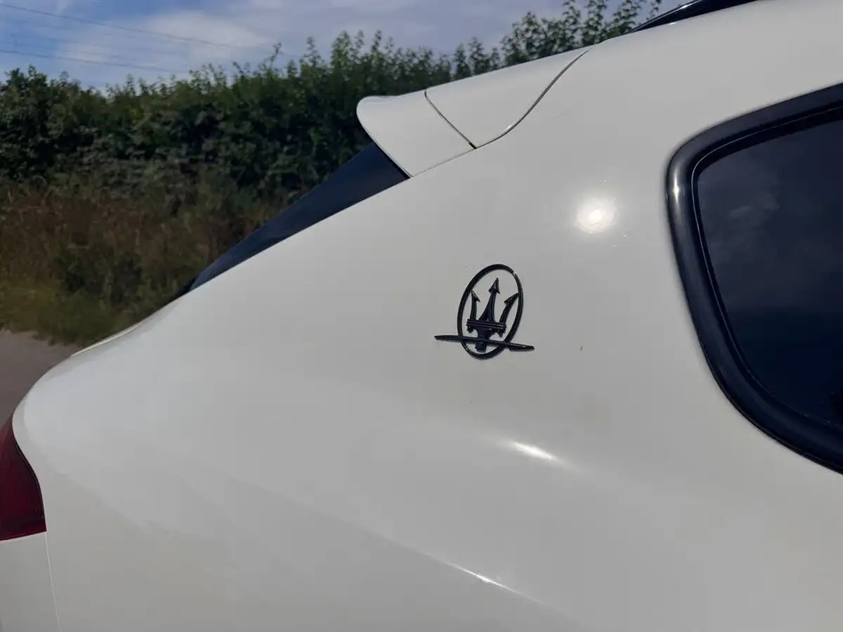 2020-maserati-levante-30-gransport-big-30