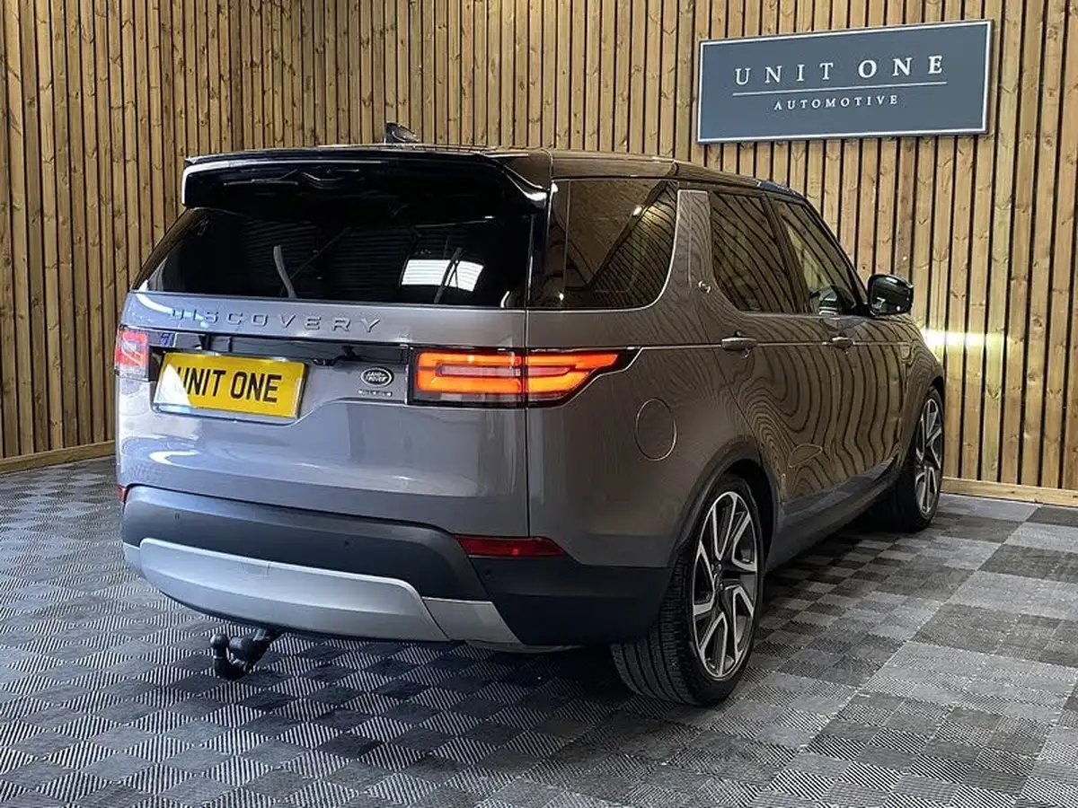 2020-land-rover-discovery-30-sd6-hse-big-4