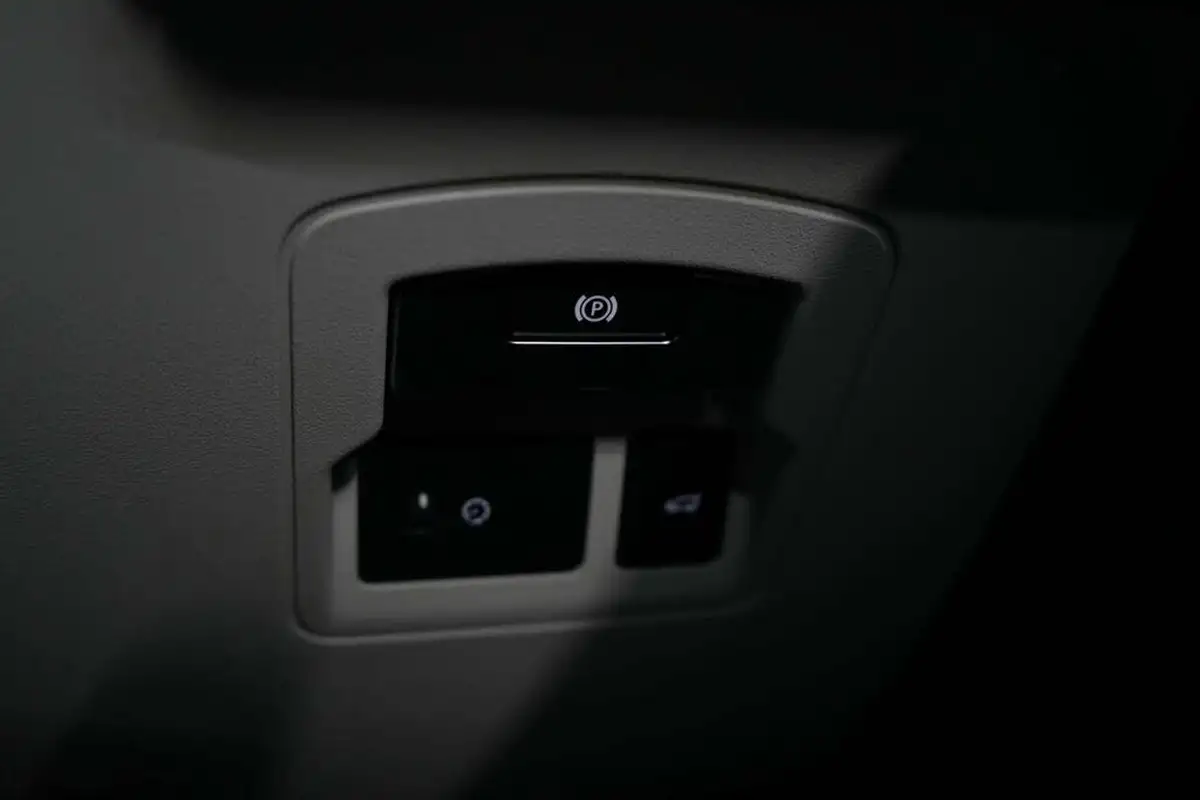 2019-land-rover-range-rover-velar-20-d240-r-dynamic-hse-big-43