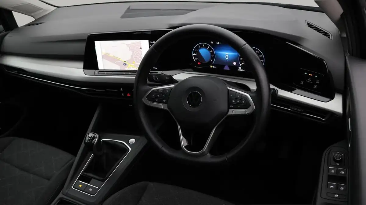 2021-volkswagen-golf-15-tsi-life-130ps-hatchback-big-9