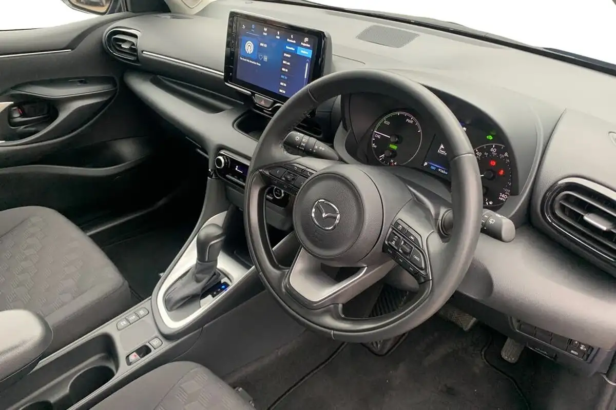 2024-mazda-mazda2-15-exclusive-line-big-9