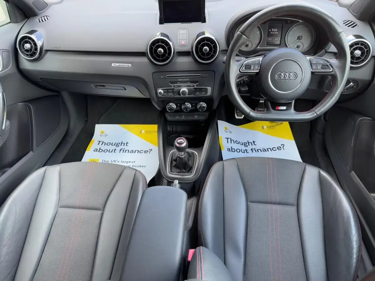2015-audi-a1-20-s1-hatchback-3d-big-2
