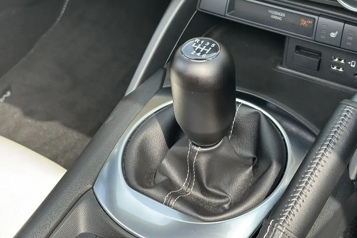 2022-mazda-mx-5-20-gt-sport-tech-convertible-big-12