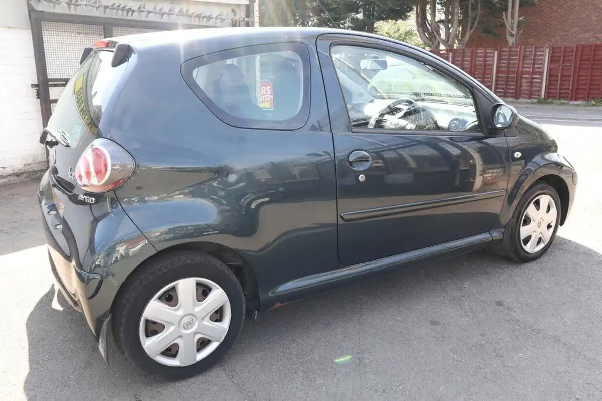 2011-toyota-aygo-10-aygo-ice-3d-big-23