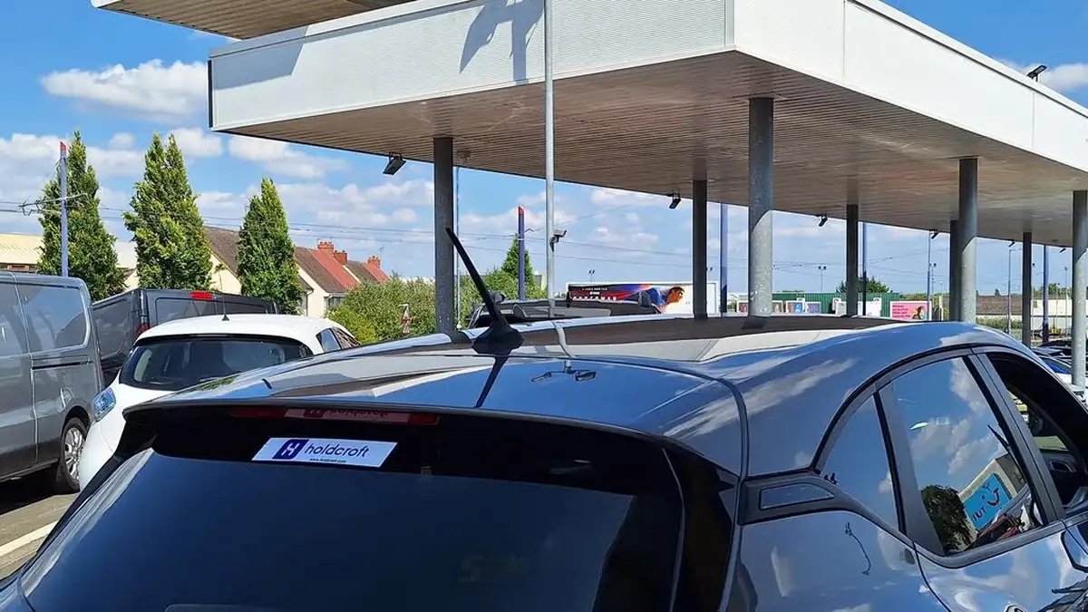 2021-renault-captur-13-tce-iconic-140ps-big-18