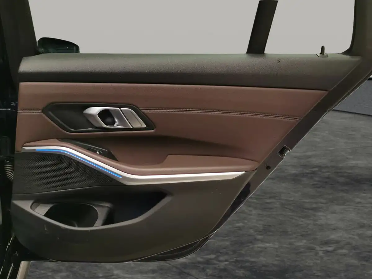2020-bmw-3-series-big-32