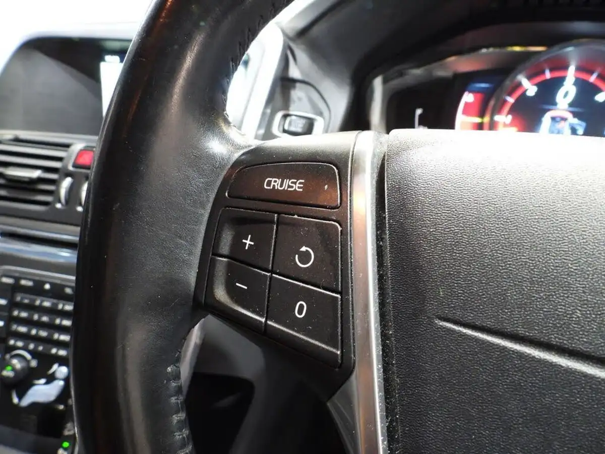 2014-volvo-xc60-24td-d4-se-lux-181bhp-nav-geartronic-big-32