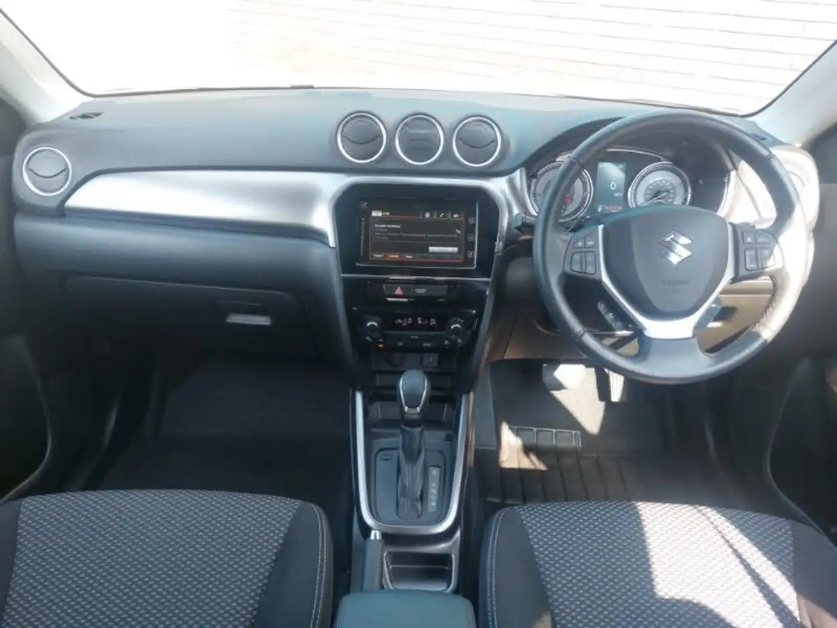 2023-suzuki-vitara-15-sz-t-big-2