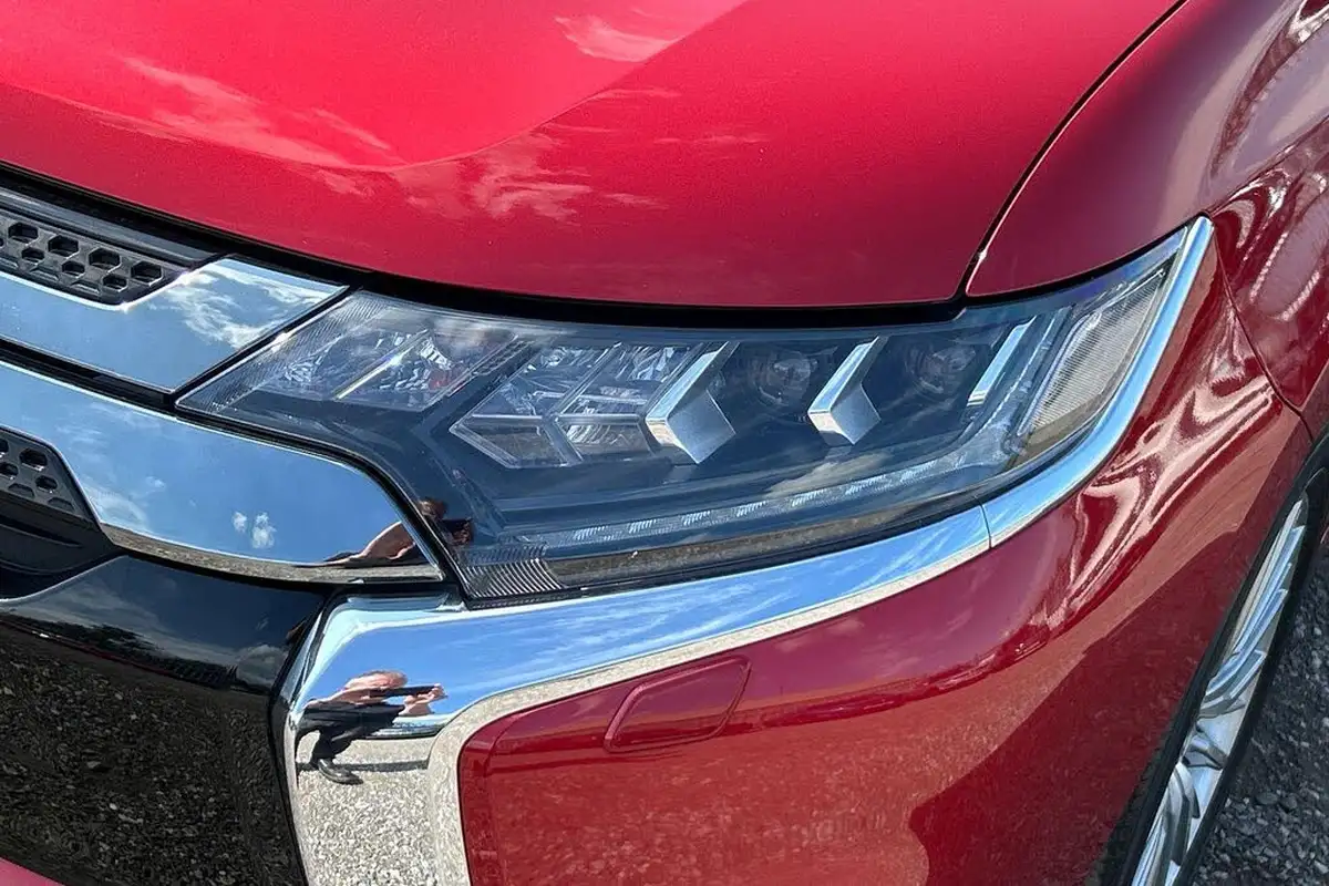 2019-mitsubishi-outlander-24-4h-phev-big-12