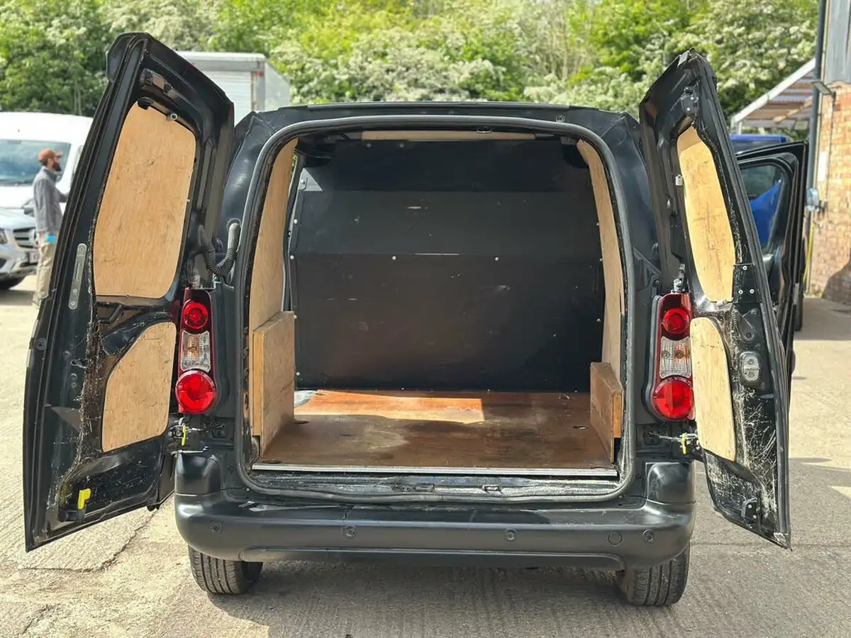 2014-citroen-berlingo-16td-l1625-enterprise-special-edition-panel-big-15