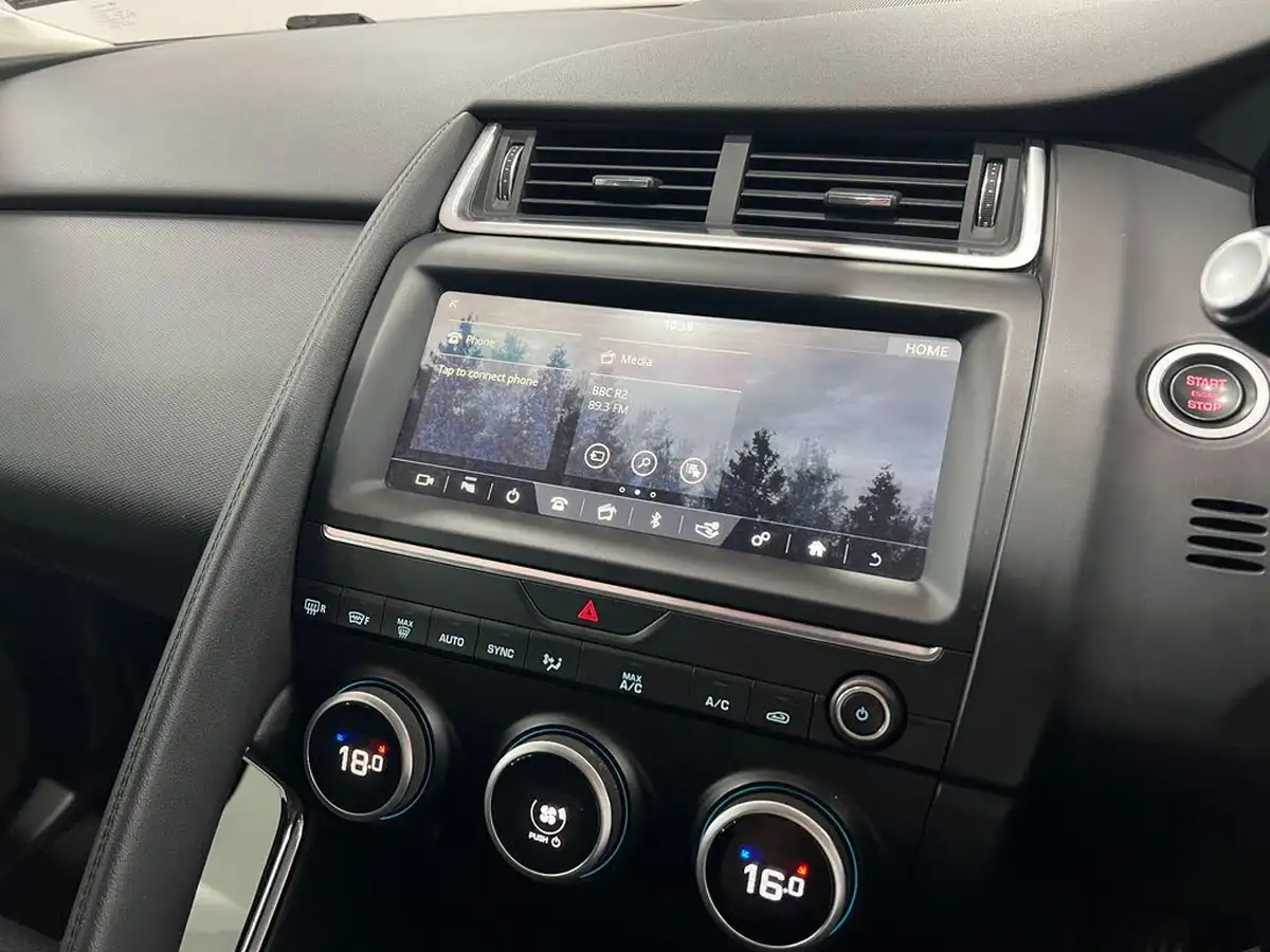 2018-jaguar-e-pace-20-i4d-150ps-ss-big-31