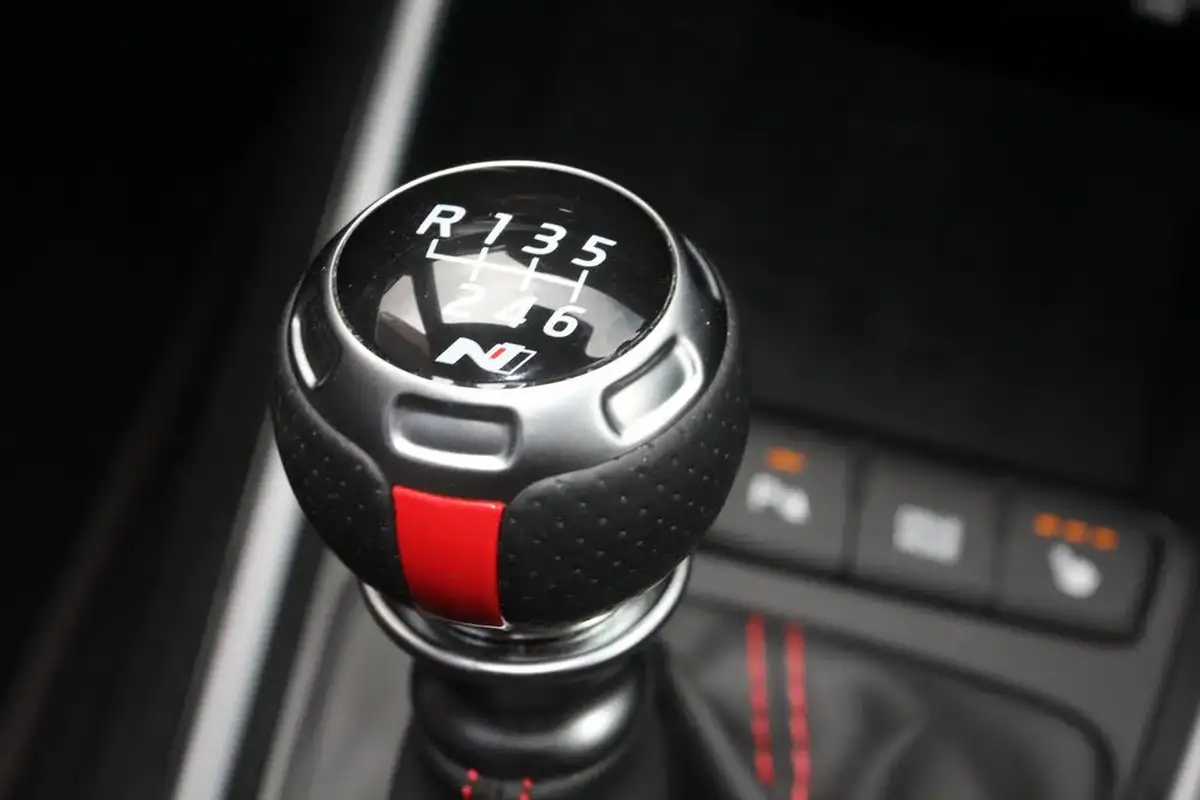 2025-hyundai-i20-10-t-gdi-n-line-s-big-21