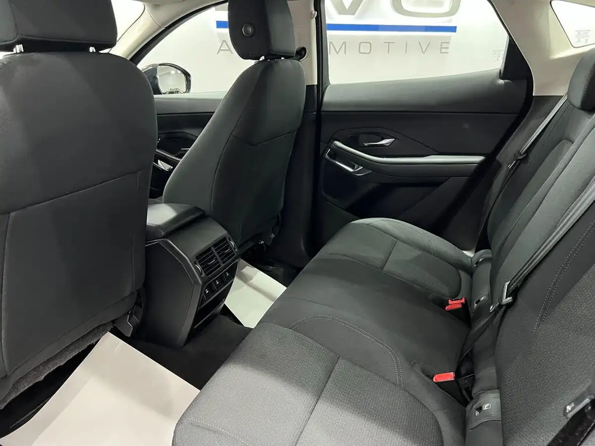 2018-jaguar-e-pace-20-i4d-150ps-ss-big-55