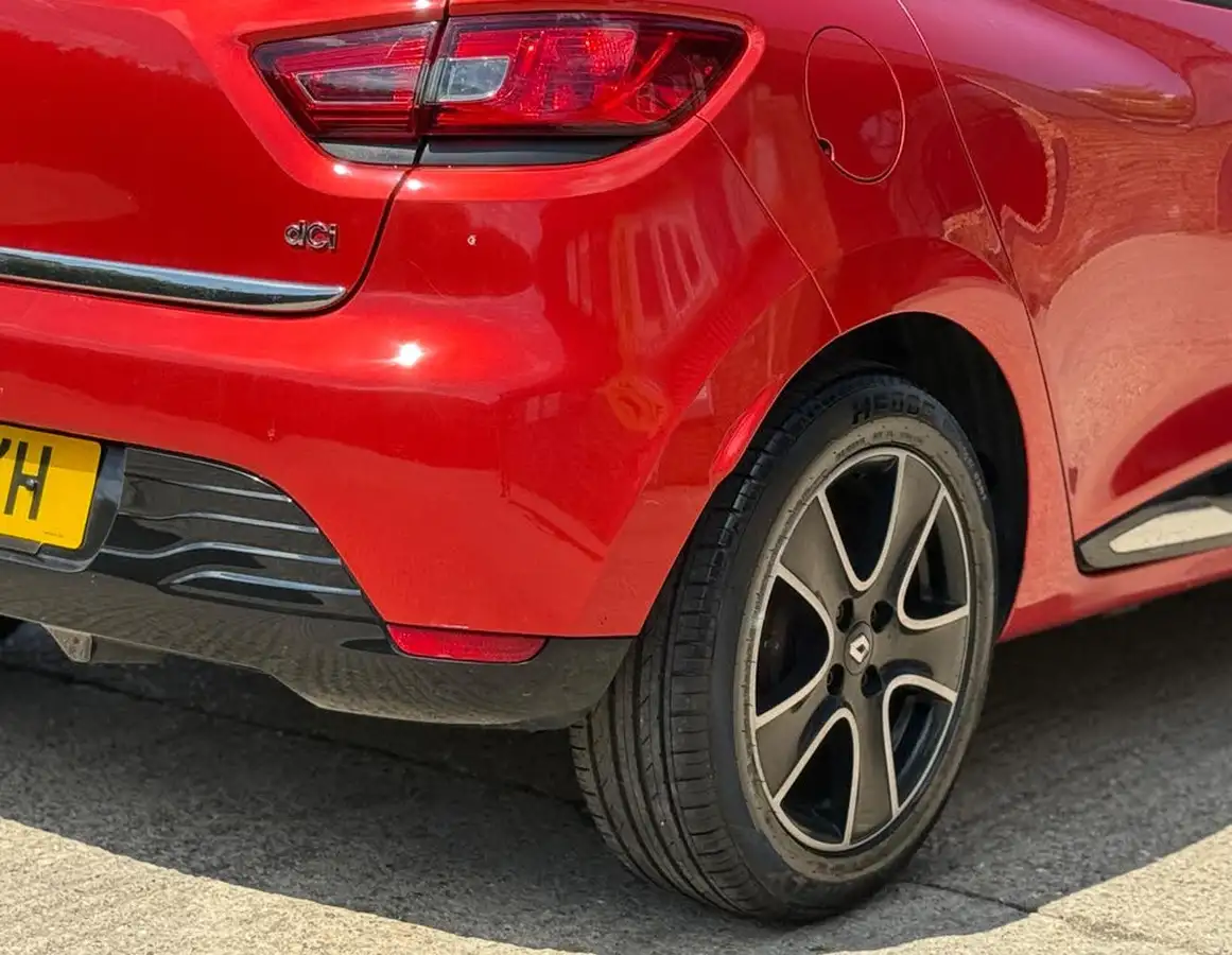 2014-renault-clio-15td-dynamique-medianavss-big-26