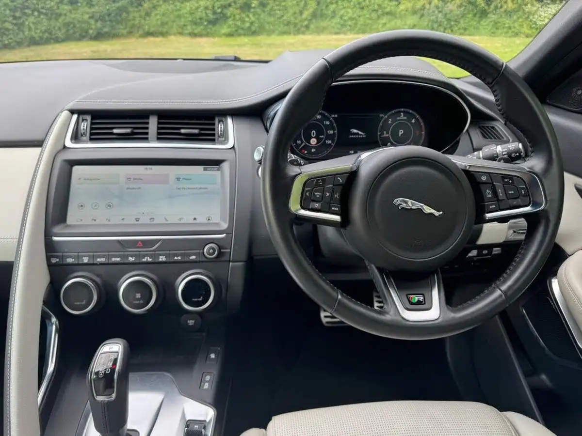 2021-jaguar-e-pace-20-i4d-r-dynamic-hse-240ps-big-22