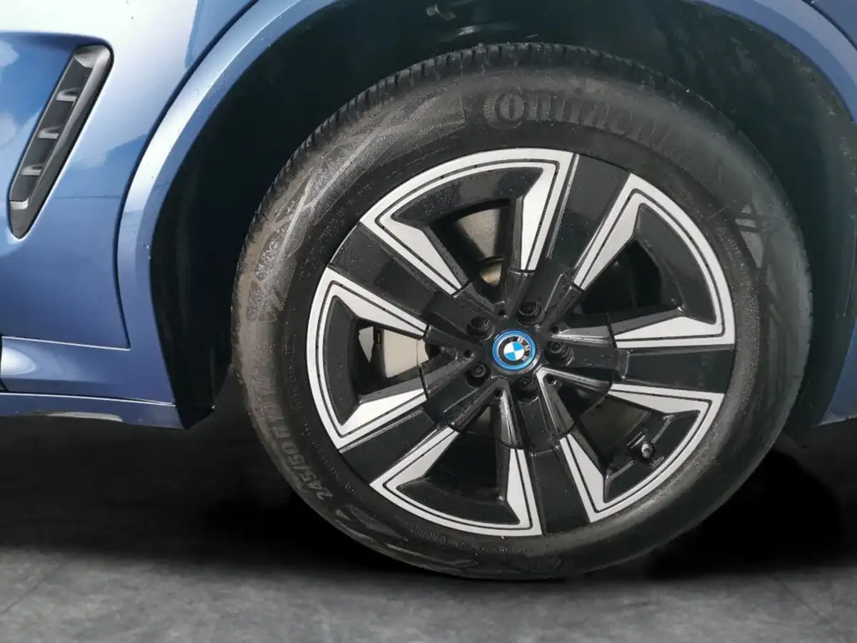 2022-bmw-ix3-e-m-sport-big-40