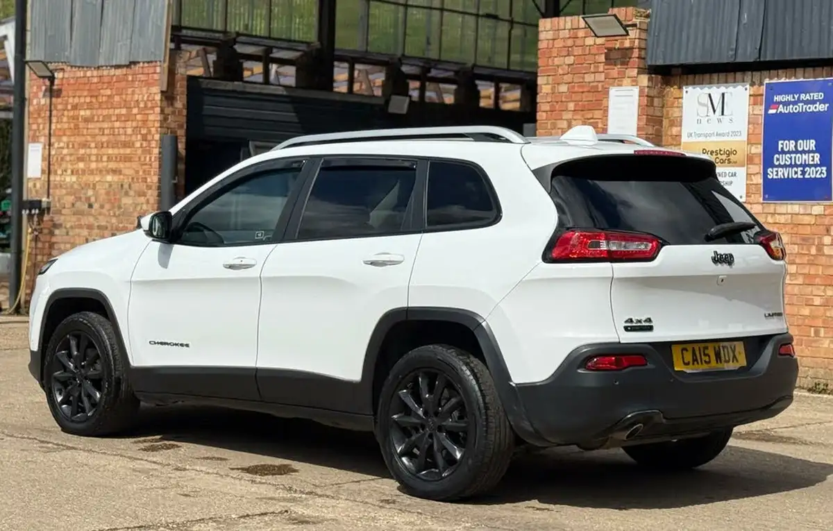 2015-jeep-cherokee-20multijet-ii-limited-4wd-big-6
