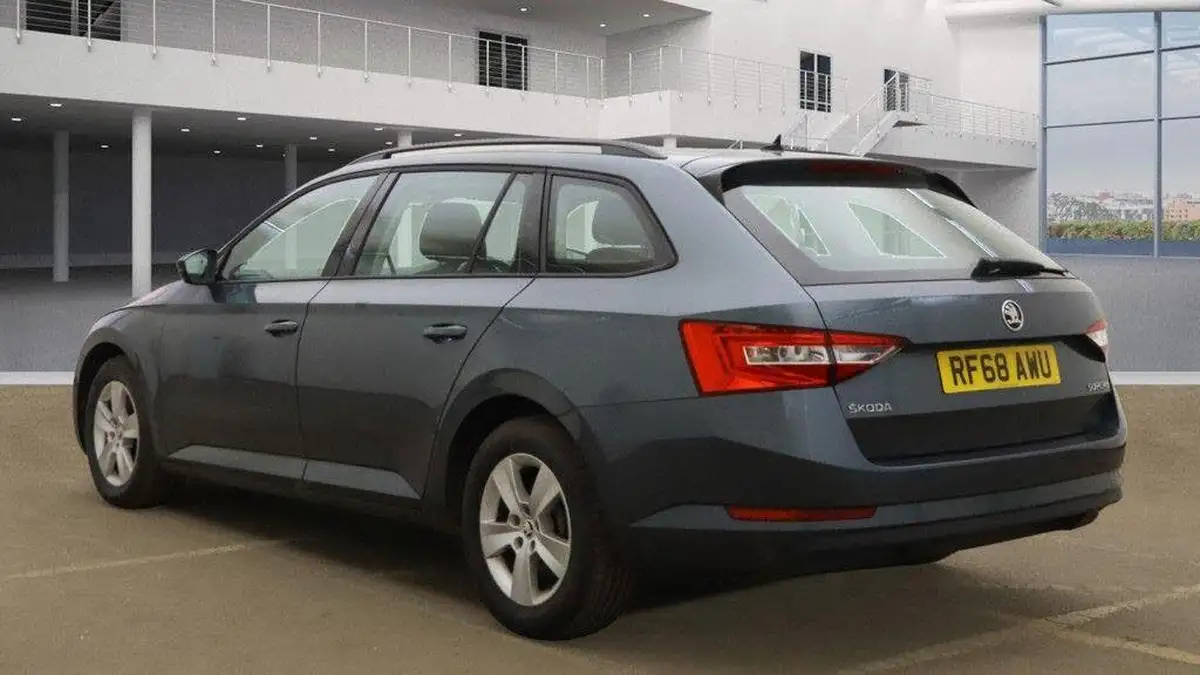 2019-skoda-superb-16tdi-s-ss-estate-big-4