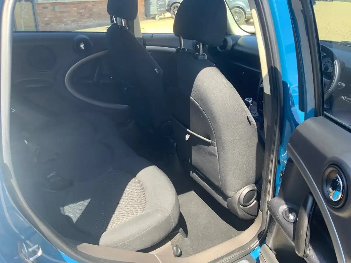 2011-mini-countryman-16-one-98bhp-hatchback-big-12