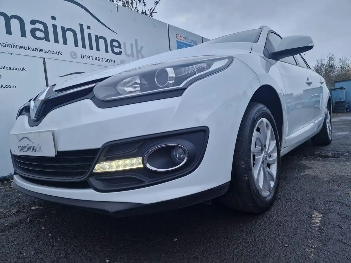 2015-renault-megane-15dci-dynamique-nav-energy-ss-sport-tourer-5d-big-34