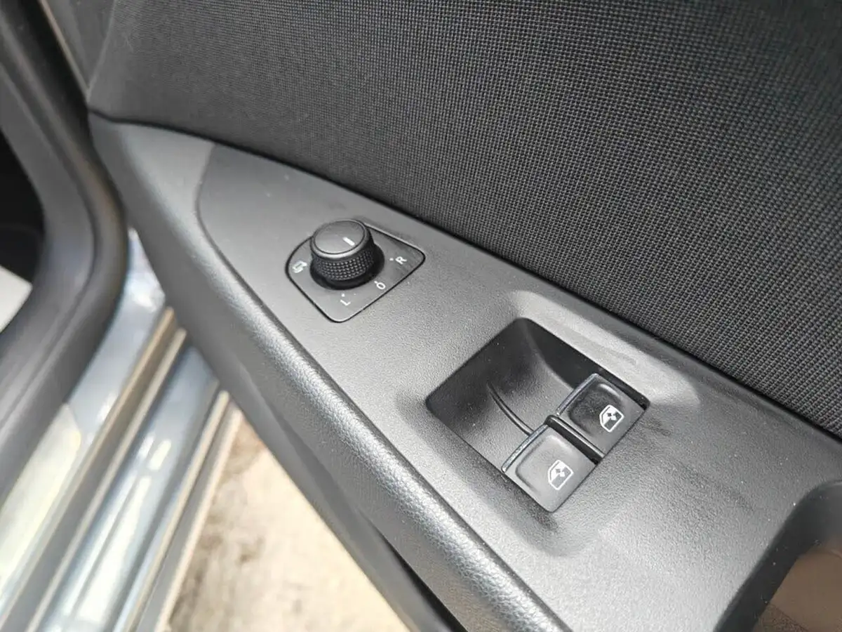 2017-seat-leon-14-tsi-fr-titanium-technology-big-50