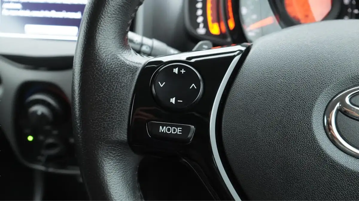 2019-toyota-aygo-10-vvt-i-x-play-tss-x-shift-big-22