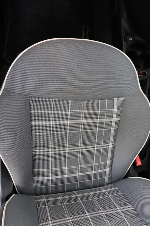 2019-fiat-500-12-lounge-ss-big-32