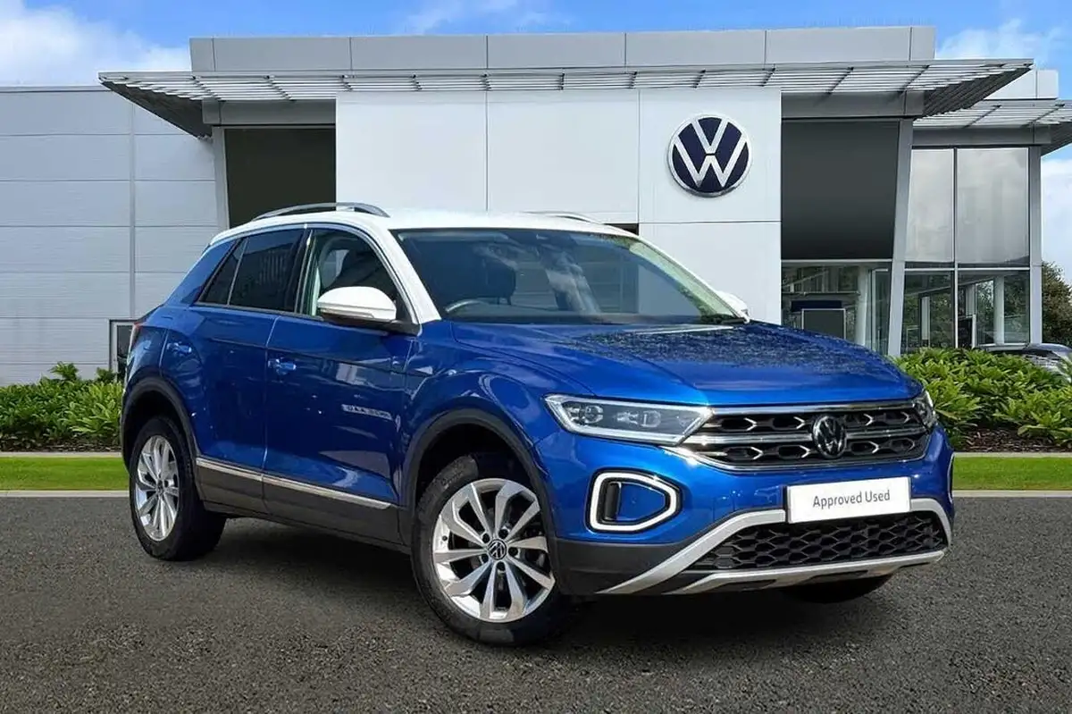 2022-volkswagen-t-roc-15-tsi-style-hatchback-5d-big-0