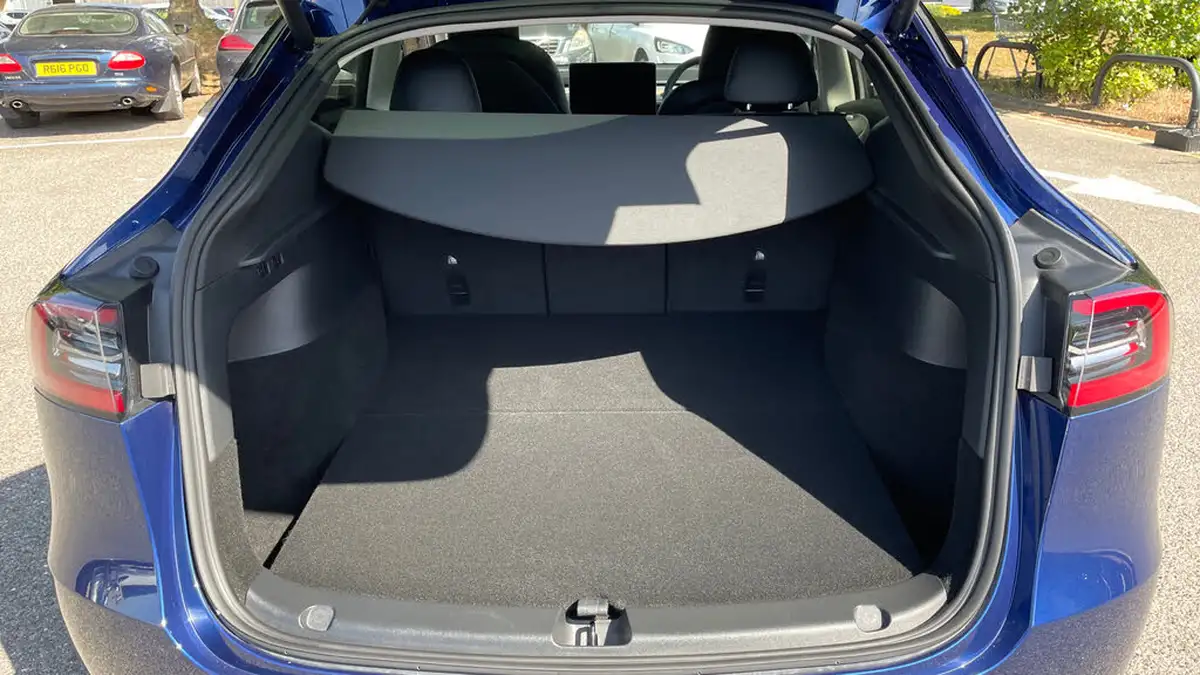2023-tesla-model-y-e-rwd-big-14