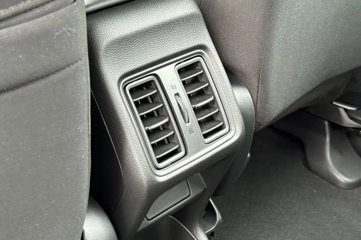 2023-honda-hr-v-15-i-mmd-elegance-big-32