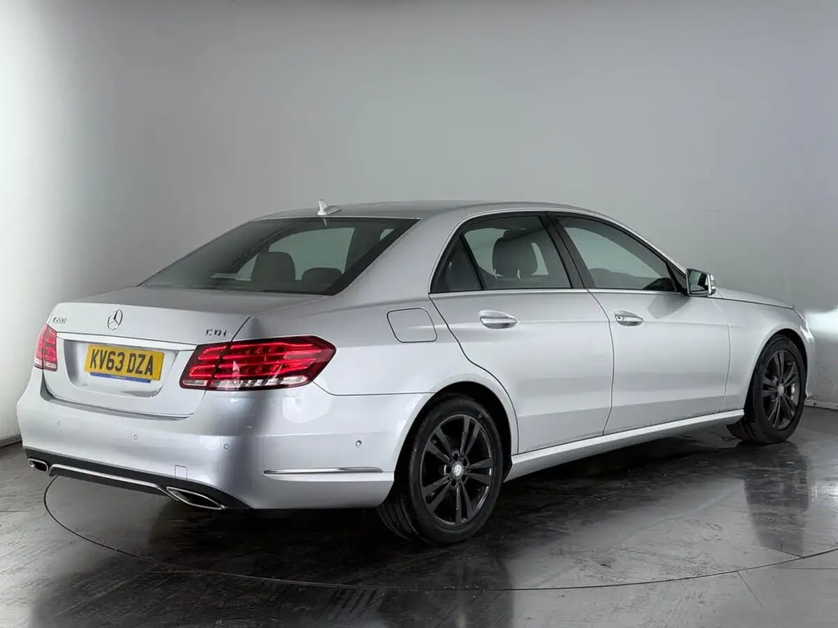 2013-mercedes-benz-e-class-21td-e220-cdi-se-21cdi-170bhp-saloon-4d-7g-tronic-plus-big-4