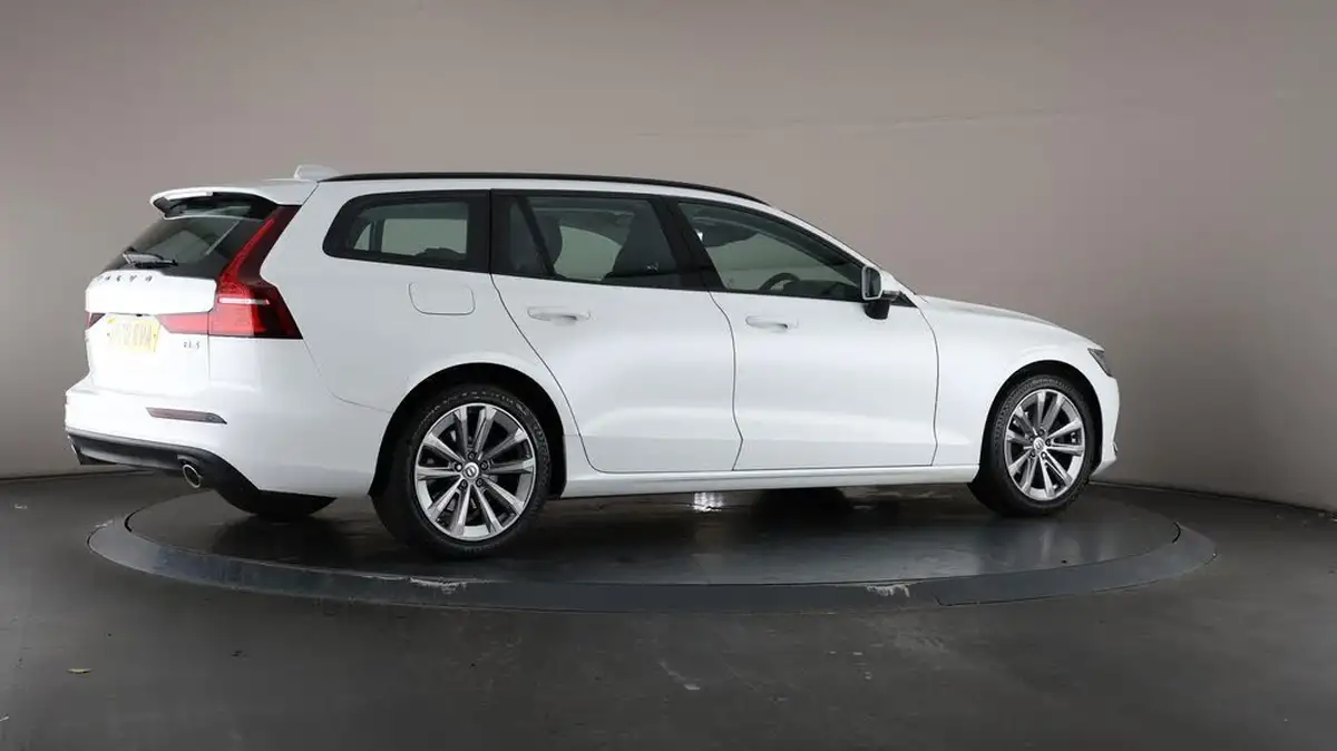 2020-volvo-v60-20-b3-momentum-big-66
