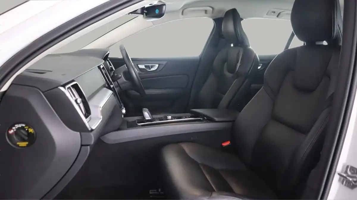 2020-volvo-v60-20-b3-momentum-big-14