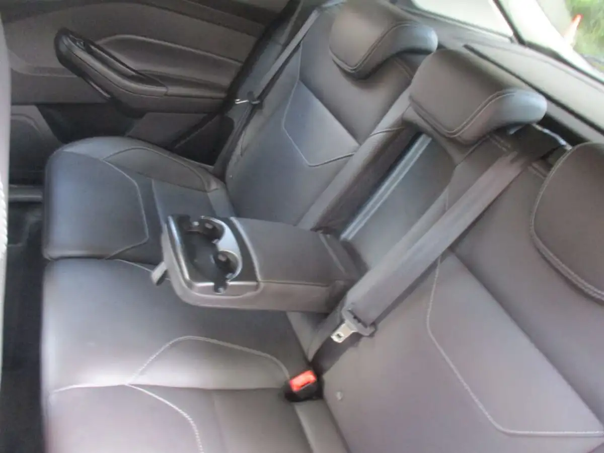 2015-ford-focus-15-titanium-hatchback-big-39