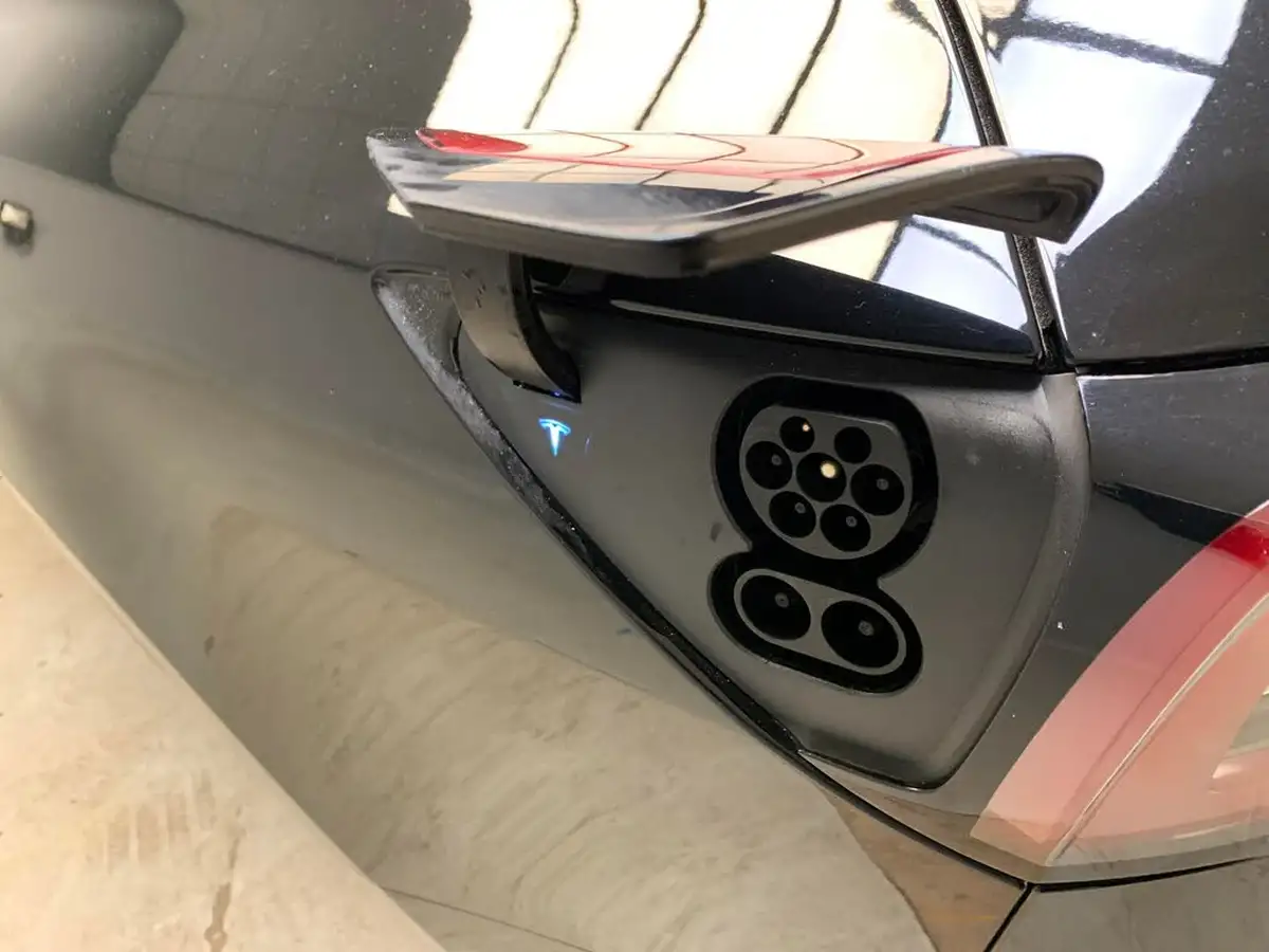 2021-tesla-model-3-e-long-range-4x4-big-38