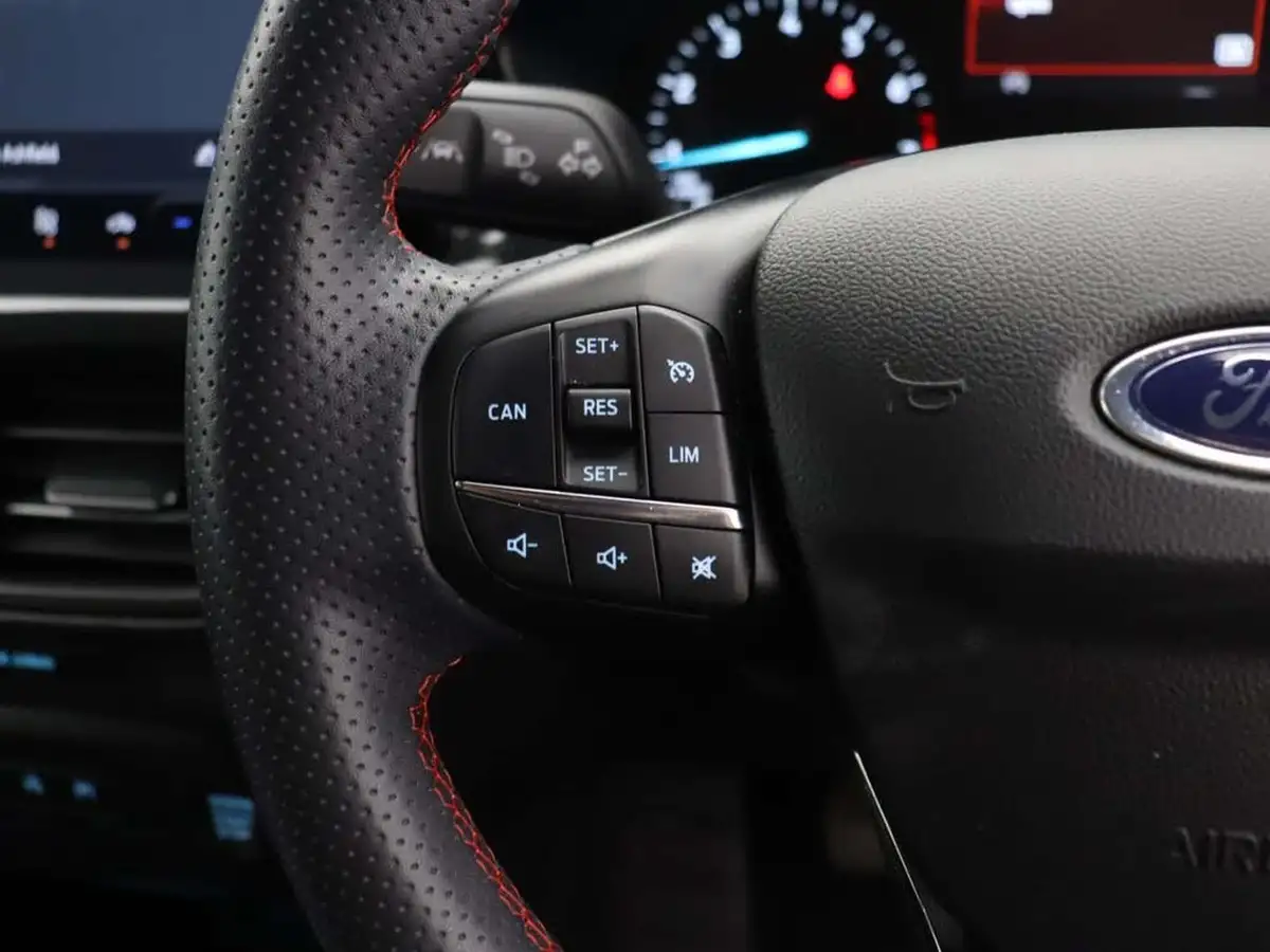 2022-ford-focus-10t-st-line-125ps-estate-big-37