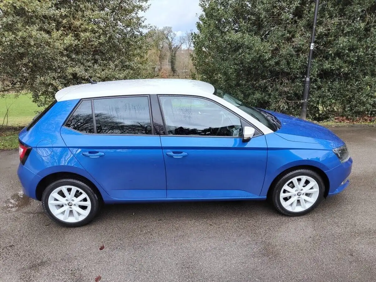 2016-skoda-fabia-12-tsi-colour-edition-big-2
