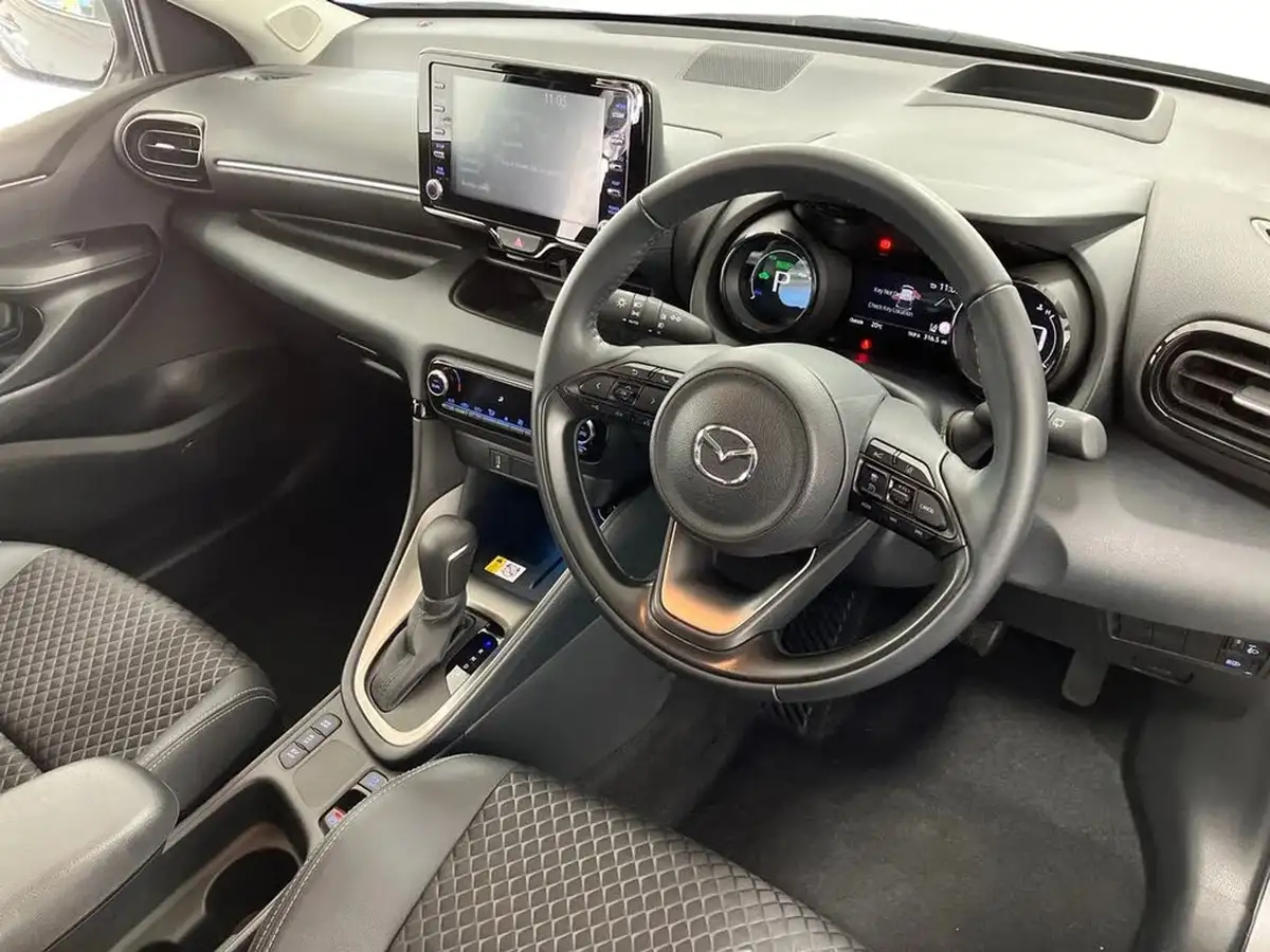 2023-mazda-mazda2-15-select-big-8