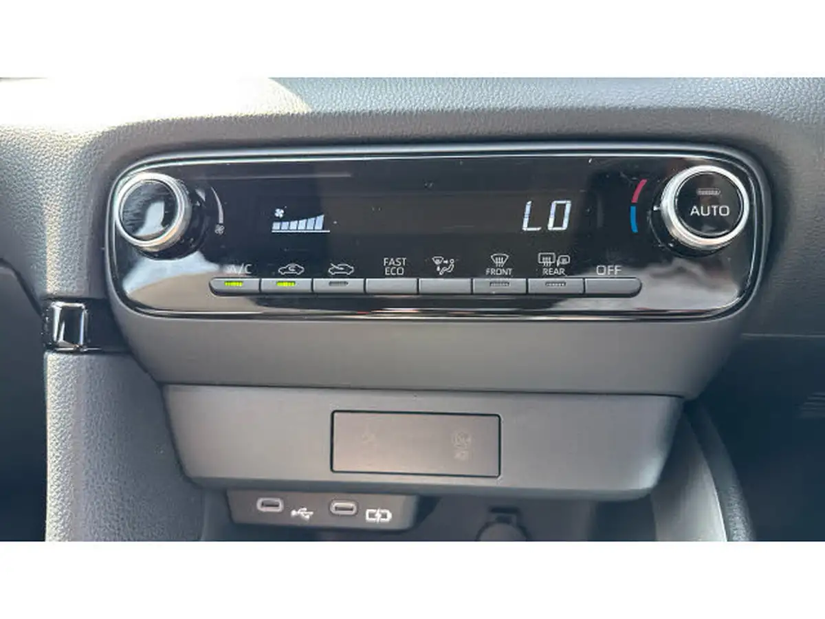 2025-toyota-yaris-15-vvt-i-icon-big-30