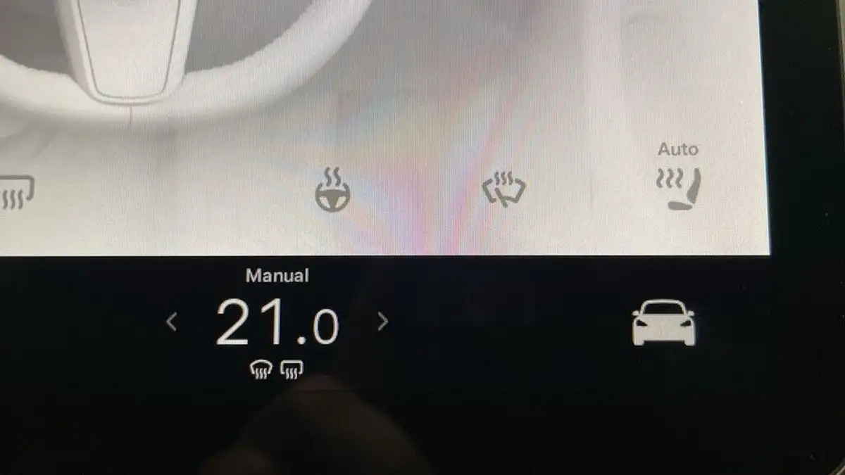 2022-tesla-model-y-e-long-range-big-23