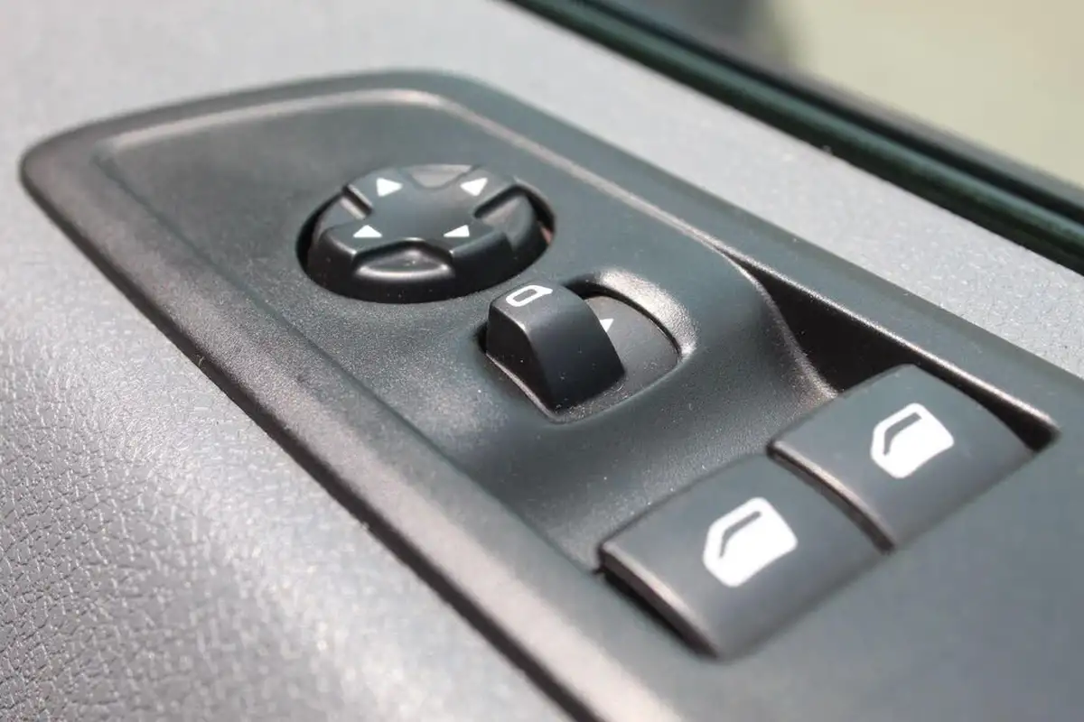 2021-vauxhall-vivaro-life-e-edition-l-big-15