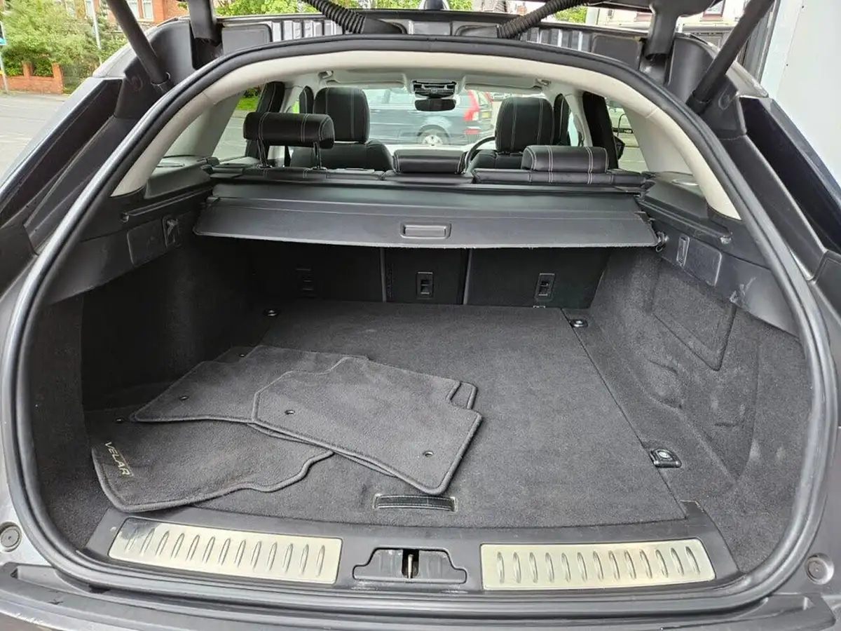 2018-land-rover-range-rover-velar-20-d240-se-ss-big-53