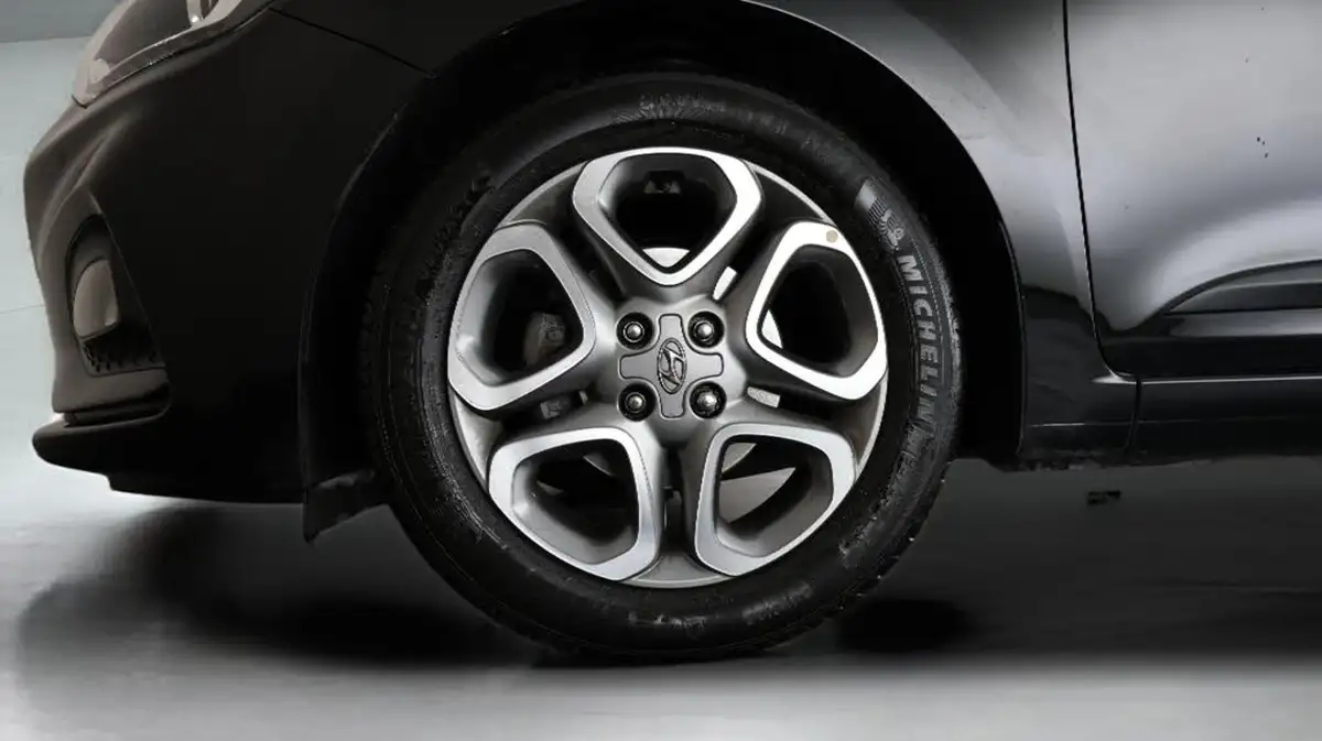 2019-hyundai-i20-12-premium-nav-mpi-hatchback-5d-big-17