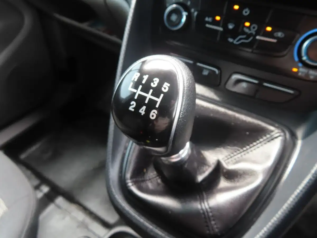 2021-ford-transit-connect-big-45