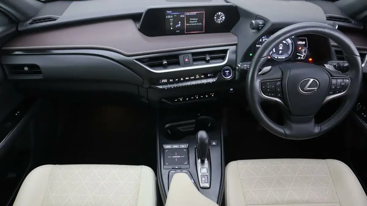 2021-lexus-ux-300e-e-ux-big-12